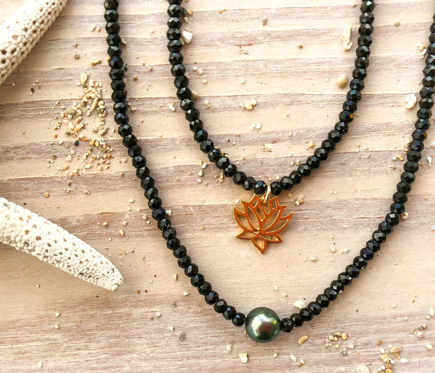 Black spinel necklace